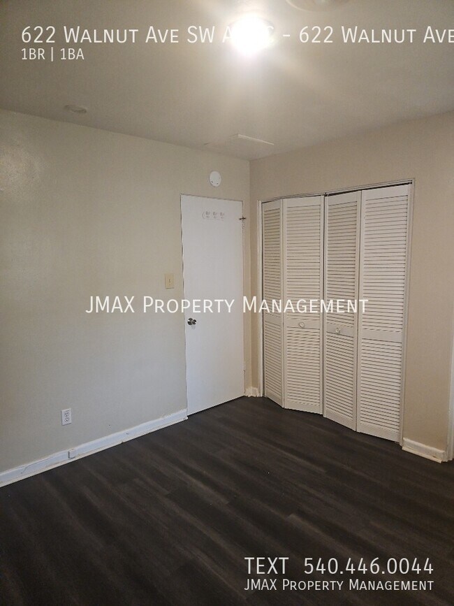 Building Photo - 622 Walnut Ave SW Apt C