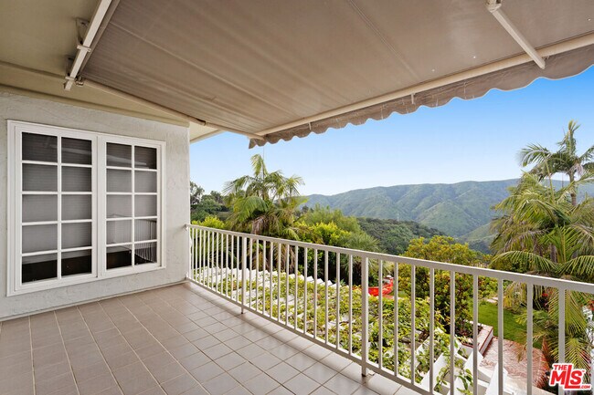 Building Photo - 2305 Canyonback Rd