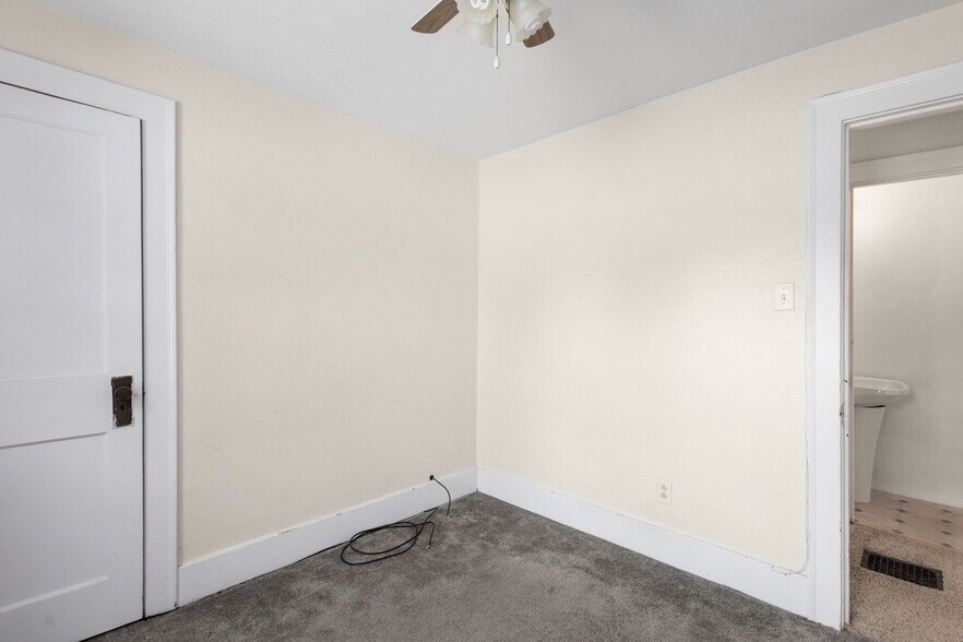 Building Photo - 742 S 23rd St