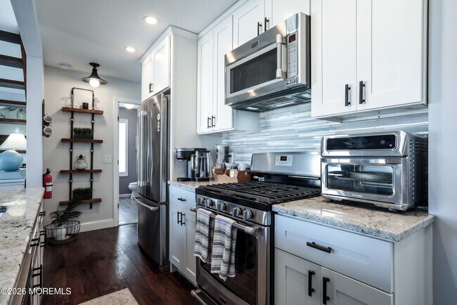 Building Photo - 140 Matilda Dr