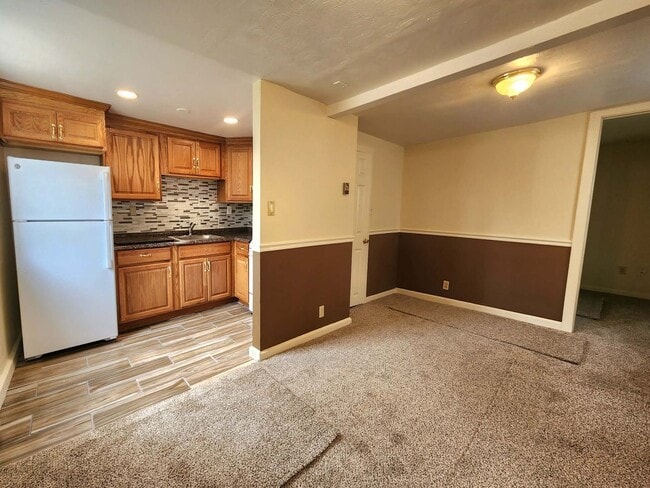 Building Photo - Beachy!