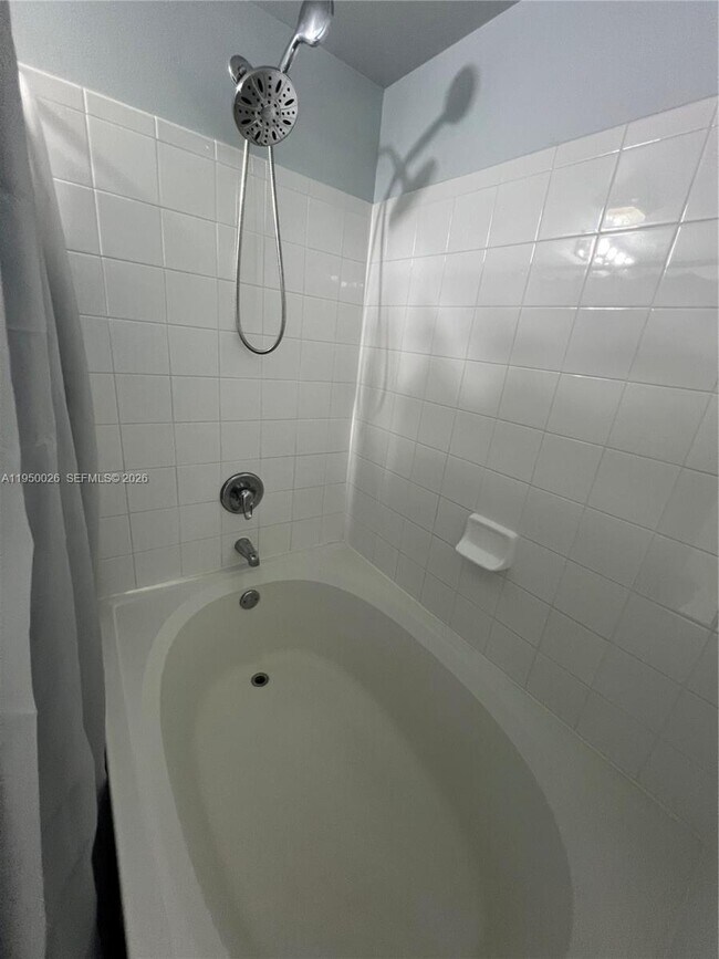 Building Photo - 17150 N Bay Rd