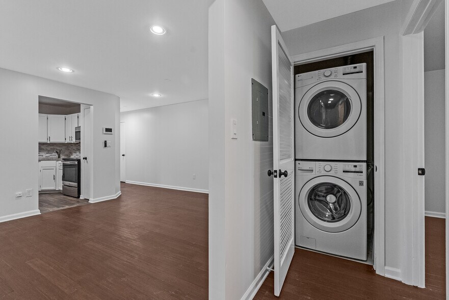 Building Photo - 56 Maple Ln