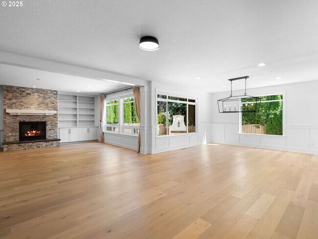 Building Photo - 9010 SW Inez St