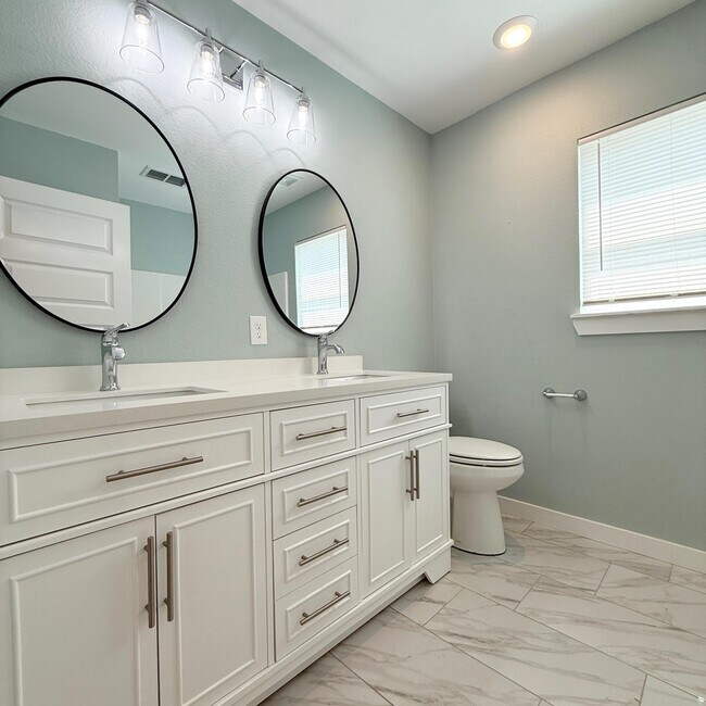 Building Photo - 2222 16th St