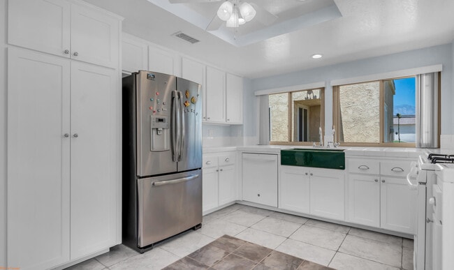 Building Photo - 41612 Aventine Ct