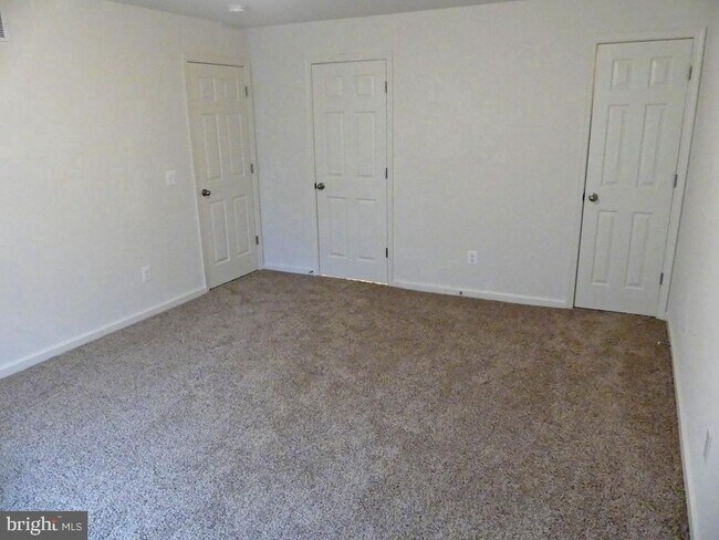 Building Photo - 1402 Golden Rod Ct