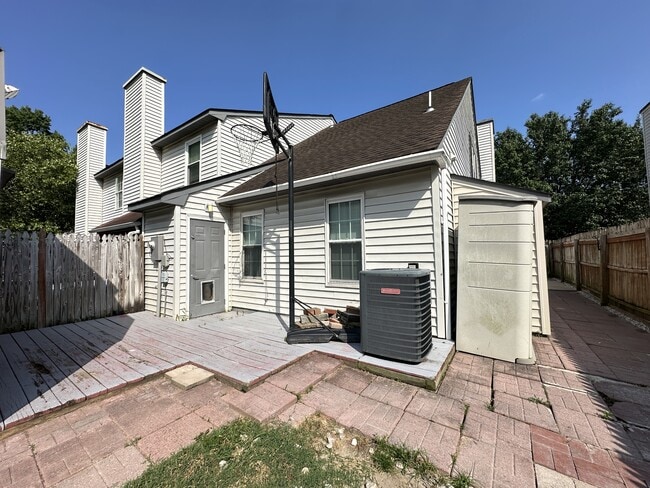 Building Photo - 3990 Roebling Ln