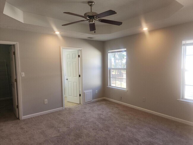 Building Photo - 789 Michelle Ct