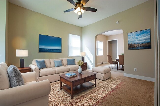 Building Photo - Spacious and CLEAN 2 Bedroom / 1 Bath Home...