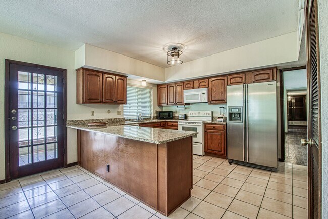 Building Photo - Beautiful 1-story southwestern-style home in west El Paso