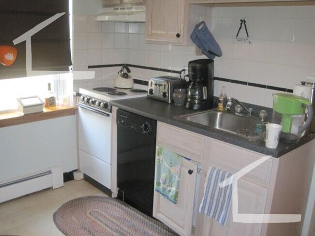 Building Photo - Nice studio in prime locationa