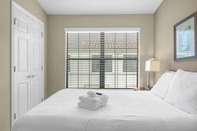 Building Photo - 14525 Damai Ln