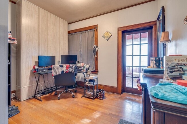 Building Photo - Coming Soon!! Charming 3 bed 2 Bath | Sunroom + Garage + Patio | Summer Special !