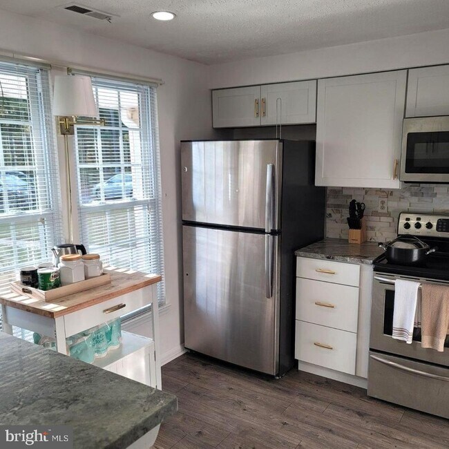 Building Photo - 165 Villa Knoll Ct