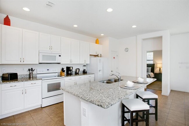 Building Photo - 2505 Rosemont Cir