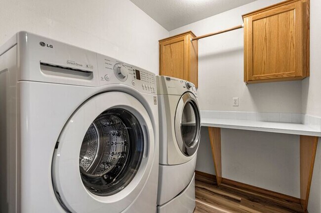 Building Photo - 18438 SE Stephens St