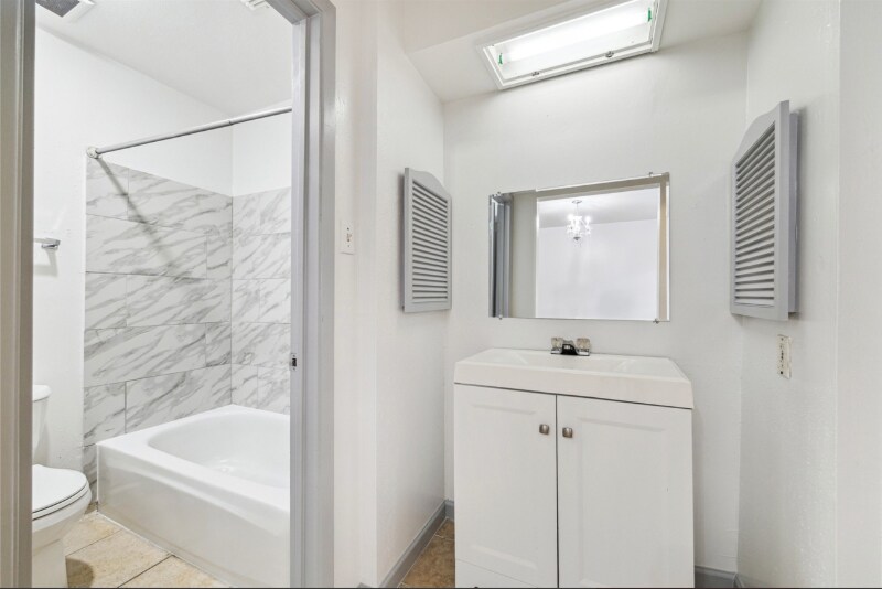 Building Photo - 6827 Chasewood Dr