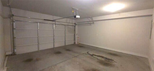 Building Photo - 3801 Oxford Cir