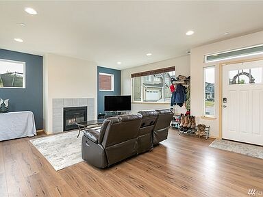 Building Photo - 2531 Jacaranda Ave