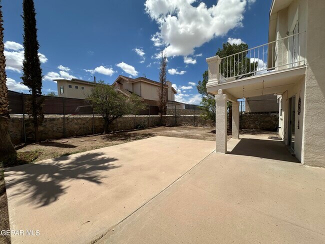 Building Photo - 1340 James Cravens Ct