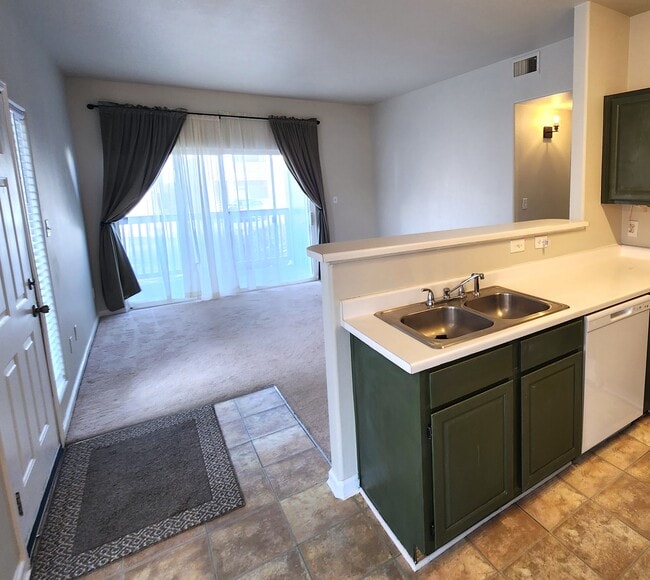 Building Photo - 3846 E Canyon Ranch Rd