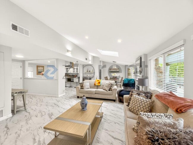 Building Photo - 20520 Rhoda St