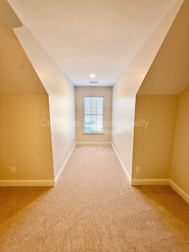 Building Photo - 8811 Roseton Ln