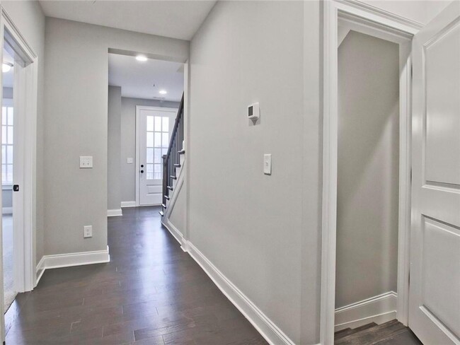 Building Photo - 6678 Sterling Dr