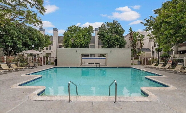 Building Photo - "Chic 1-Bedroom Gem with Central Vacuum & ...