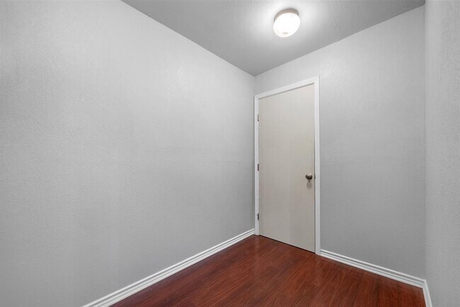 Building Photo - 15041 Calaveras Dr