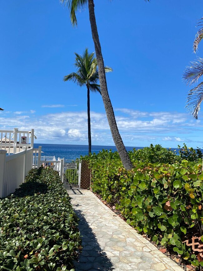 Building Photo - 75-6008-6008 Ali‘i Dr