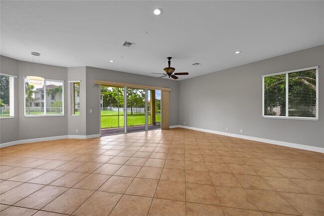 Building Photo - 11162 Regatta Ln