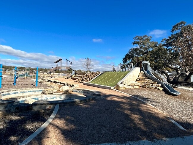 Building Photo - Hidden Trails, Bulverde, TX Spacious 4-Bed...