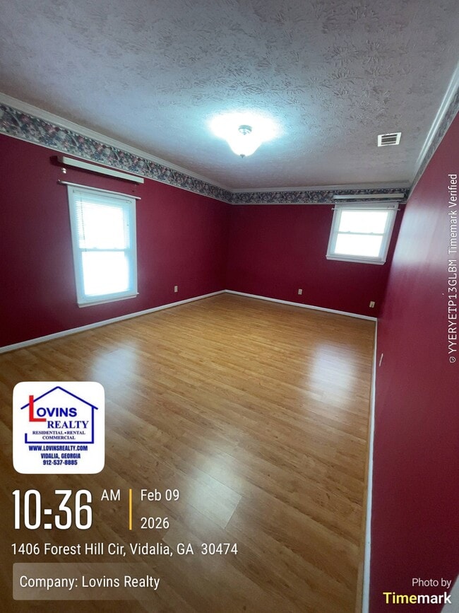 Building Photo - 1406 Forest Hill Cir