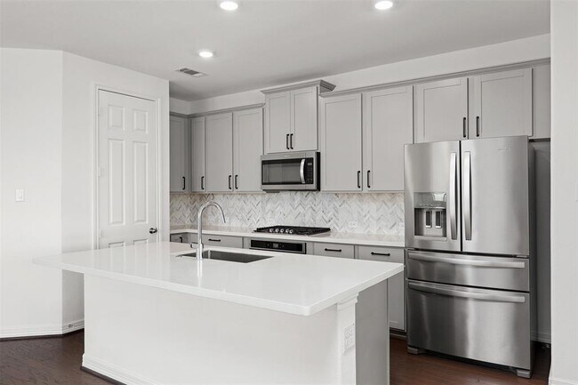 Building Photo - 13525 Emerald Mallard Dr