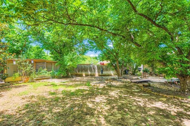 Building Photo - 1302 N San Saba St