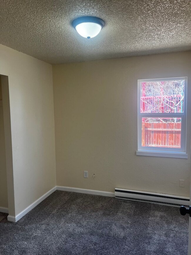 Building Photo - Pre-Leasing- House For Rent In Brush!