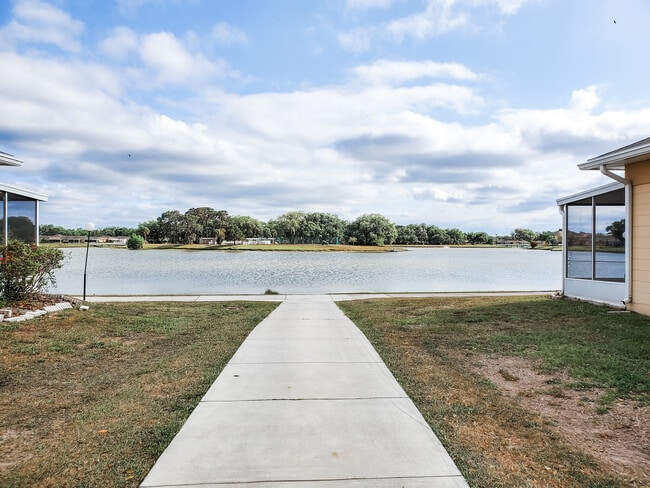 Building Photo - 4741 Club Cir