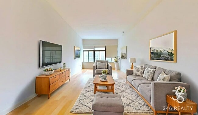 Building Photo - 90 Washington St