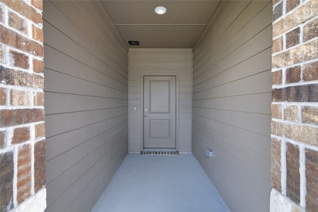 Building Photo - 312 Blanco Dr