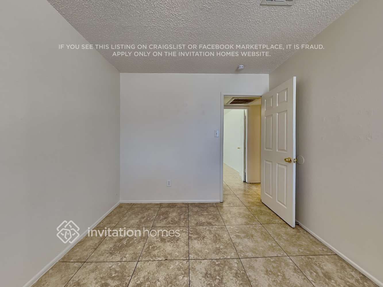Building Photo - 6118 W Hollyhock Dr