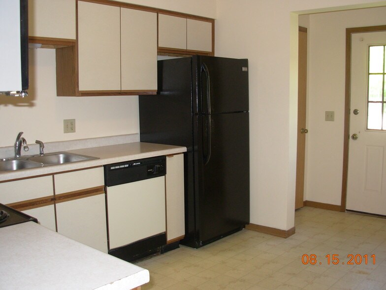 Kitchen - 201 Minnesota Ave