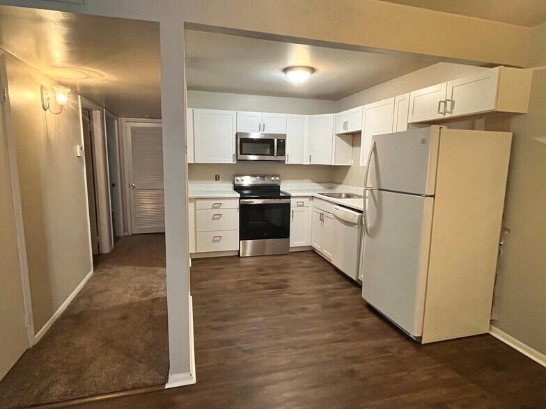 Building Photo - 809 Ashlawn Pl