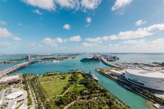 Building Photo - 1000 Biscayne Blvd