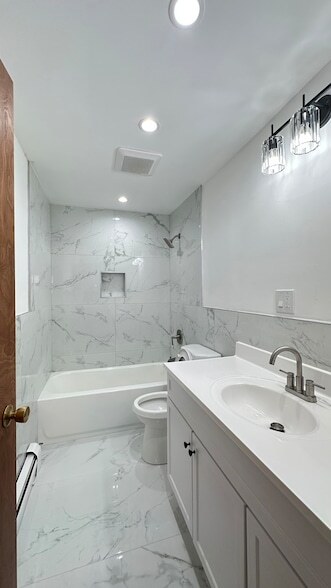 Building Photo - 5128 N Long Ave