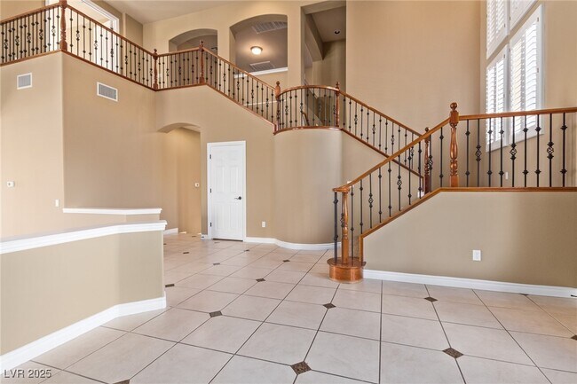 Building Photo - 9805 Queen Charlotte Dr