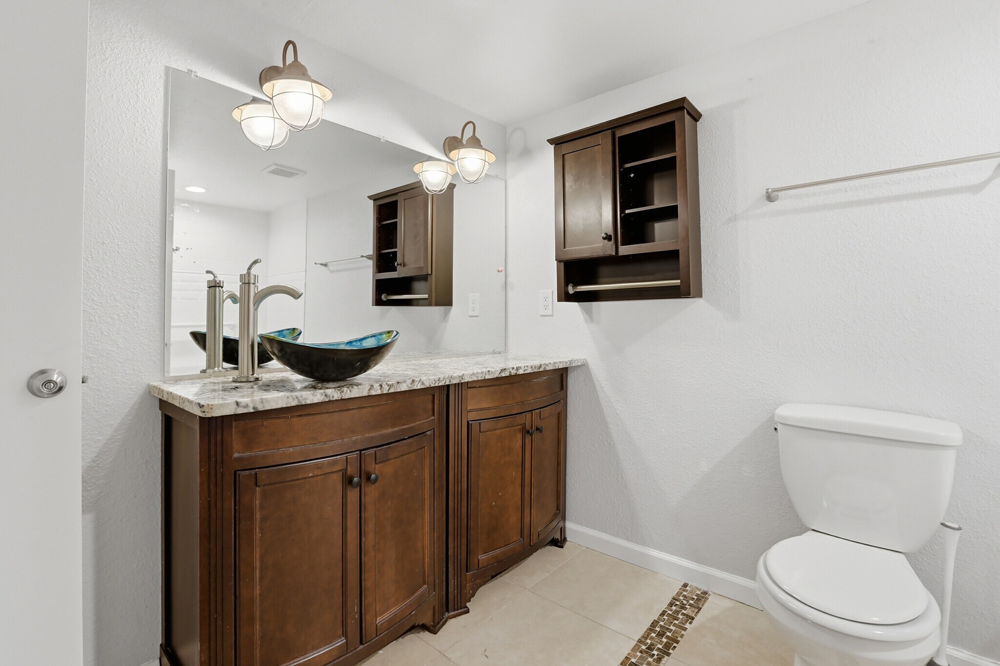 Building Photo - 8327 S Upham Way