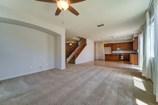 Building Photo - Spacious 4-Bedroom Home with Den – North Y...