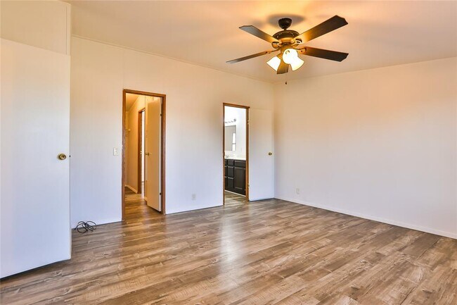 Building Photo - 140 Blessing Ln